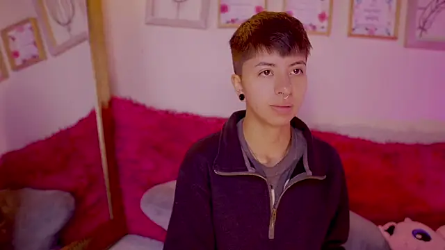 Snapshot of tommy_blue chatting on March 2025 12:53:02 PM tommy blue online show from March 2025 12:53:02 PM