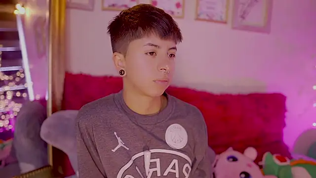 Snapshot of tommy_blue chatting on March 2025 05:04:01 PM tommy blue online show from March 2025 05:04:01 PM