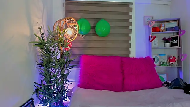 Snapshot of tommy_blue chatting on March 2025 04:37:01 PM tommy blue online show from March 2025 04:37:01 PM