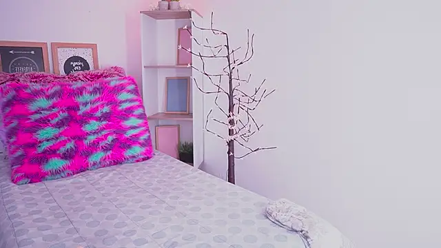 Snapshot of tommy_blue chatting on September 2025 01:06:02 AM tommy blue online show from September 2025 01:06:02 AM