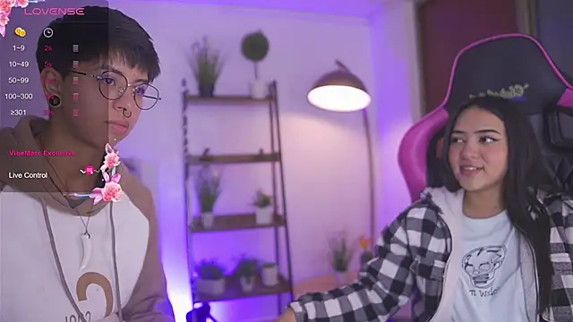 Snapshot of tommy_blue chatting on October 2025 10:51:02 PM tommy blue online show from October 2025 10:51:02 PM