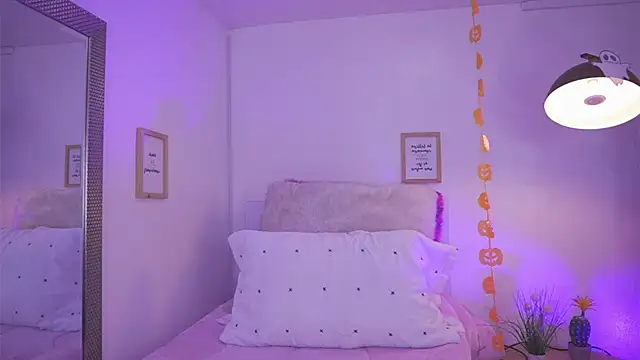 Snapshot of tommy_blue chatting on October 2025 01:00:01 PM tommy blue online show from October 2025 01:00:01 PM