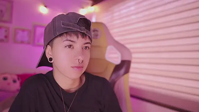 tommy blue online show from April 2026 12:49:01 PM