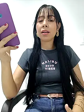 Snapshot of Candy-Body chatting on March 2025 08:21:01 PM Candy-Body online show from March 2025 08:21:01 PM