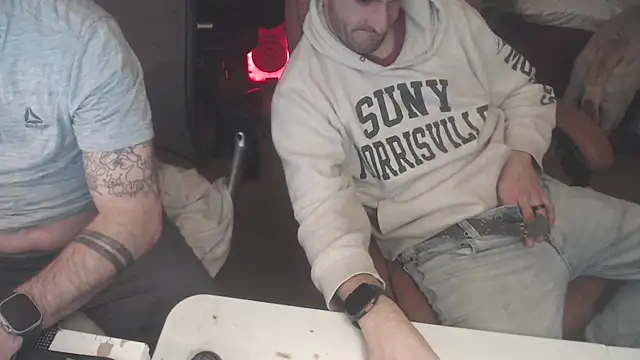 weknowourworth6999 online show from October 2025 10:04:01 PM