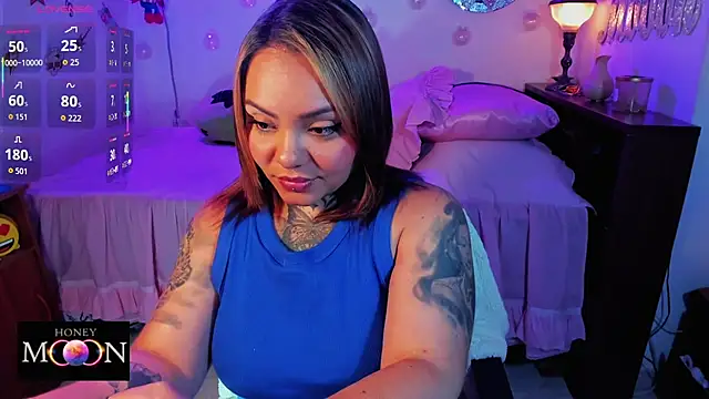 Snapshot of honey_mooon chatting on November 2025 08:53:01 PM honey mooon online show from November 2025 08:53:01 PM