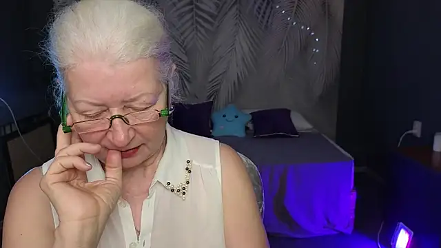 Maya Mayflower online show from March 2025 02:43:02 PM