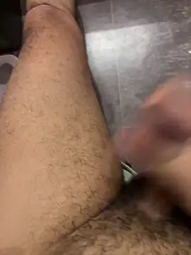 Snapshot of Runstat chatting on November 2025 10:20:02 PM Runstat online show from November 2025 10:20:02 PM