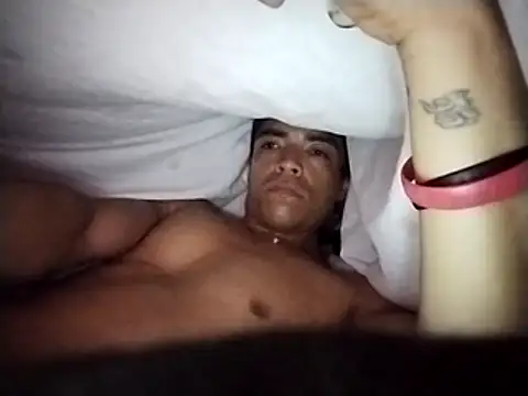 Snapshot of Flakito2490 chatting on April 2026 10:05:01 AM Flakito2490 online show from April 2026 10:05:01 AM