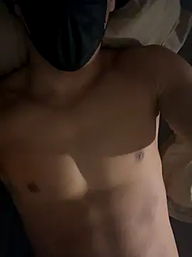 Snapshot of maxx777 chatting on November 2025 10:42:02 PM maxx777 online show from November 2025 10:42:02 PM