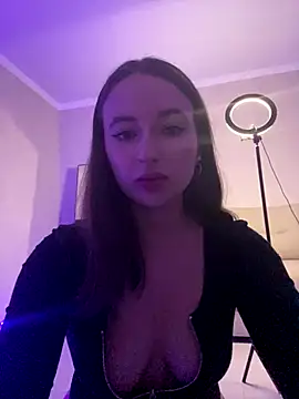 AlisaQSky online show from October 2025 05:45:02 PM