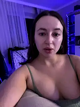 AlisaQSky online show from October 2025 08:20:01 PM