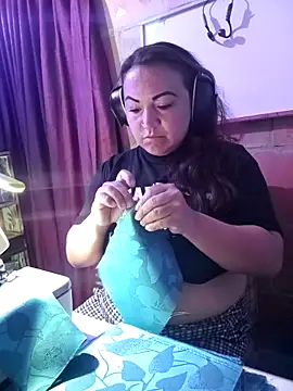 isis milove online show from February 2026 02:05:02 PM