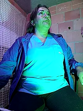 Snapshot of isis_milove chatting on March 2026 05:29:02 PM isis milove online show from March 2026 05:29:02 PM