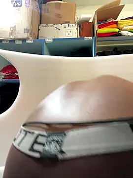 Snapshot of RightFielder chatting on September 2025 06:46:01 AM RightFielder online show from September 2025 06:46:01 AM