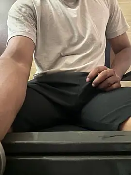 Snapshot of RightFielder chatting on November 2025 02:39:02 PM RightFielder online show from November 2025 02:39:02 PM