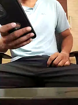 Snapshot of RightFielder chatting on December 2025 04:28:02 AM RightFielder online show from December 2025 04:28:02 AM