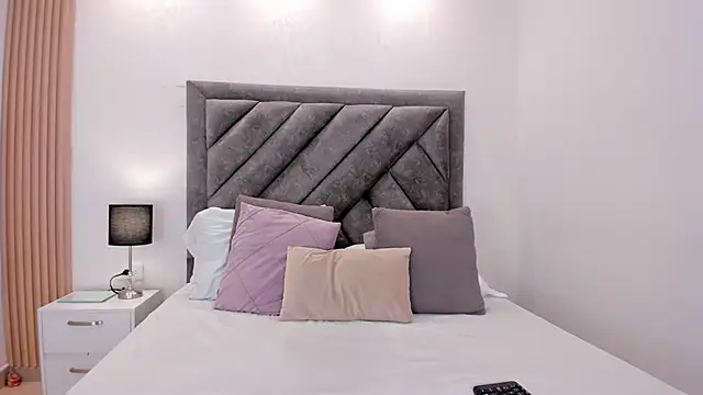 Snapshot of sweetandyy_ chatting on April 2026 01:48:02 PM sweetandyy online show from April 2026 01:48:02 PM