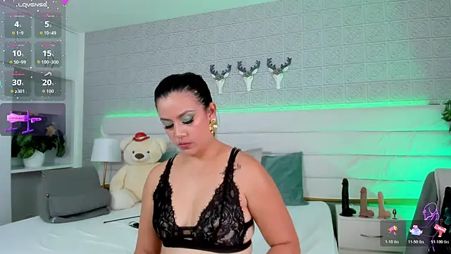 LeilaHiuston online show from February 2026 08:47:01 PM