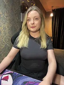 Lina ly online show from November 2025 09:03:02 PM