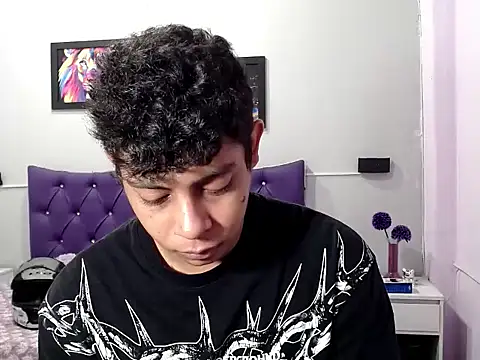 Alejandroo 22 online show from October 2025 01:14:01 PM
