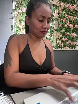 Snapshot of Ariana_Rodriguez chatting on March 2025 06:39:02 PM Ariana Rodriguez online show from March 2025 06:39:02 PM