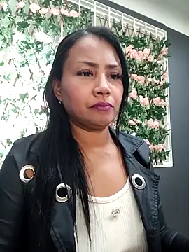 Snapshot of Ariana_Rodriguez chatting on March 2025 04:10:01 PM Ariana Rodriguez online show from March 2025 04:10:01 PM