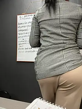 Snapshot of Ariana_Rodriguez chatting on March 2025 08:40:02 PM Ariana Rodriguez online show from March 2025 08:40:02 PM