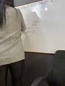 Snapshot of Ariana_Rodriguez chatting on March 2025 02:47:01 PM Ariana Rodriguez online show from March 2025 02:47:01 PM