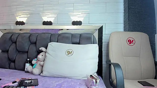 jade heartt online show from November 2025 06:41:01 PM