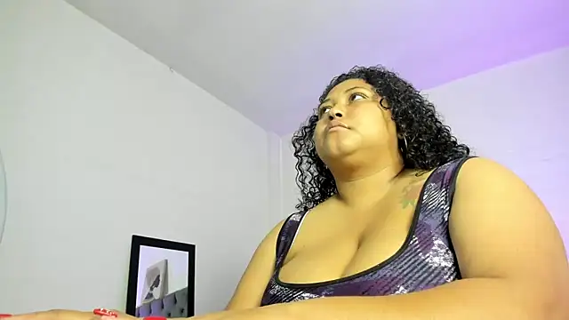 Ayliinn  online show from November 2025 05:08:02 AM