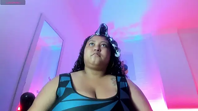 Ayliinn  online show from April 2026 01:06:02 AM