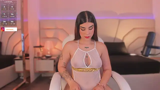 Snapshot of Violeta-Marquez chatting on September 2025 11:58:01 AM Violeta-Marquez online show from September 2025 11:58:01 AM