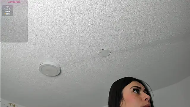 Snapshot of Cristal_Velle chatting on April 2026 11:02:02 AM Cristal Velle online show from April 2026 11:02:02 AM