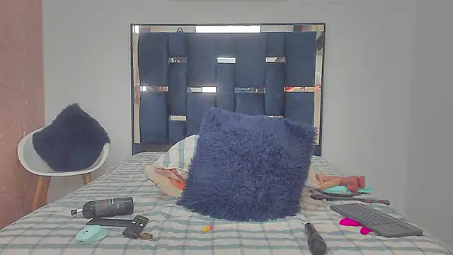 Snapshot of Aleska128 chatting on March 2025 09:05:02 AM Aleska128 online show from March 2025 09:05:02 AM