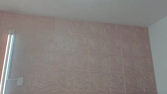 Snapshot of Aleska128 chatting on March 2025 06:12:01 PM Aleska128 online show from March 2025 06:12:01 PM