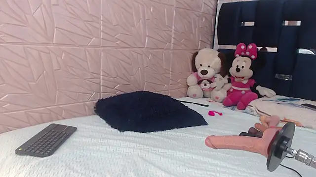 Snapshot of Aleska128 chatting on November 2025 08:58:02 AM Aleska128 online show from November 2025 08:58:02 AM