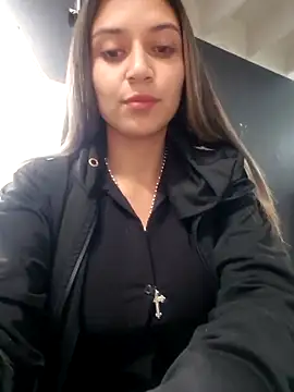 Isabella Varella online show from September 2025 01:05:02 PM