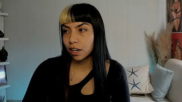 Saraa Desiree online show from September 2025 12:49:02 PM