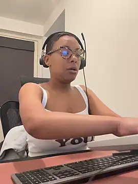 Melia Rayne online show from May 2026 09:38:01 AM