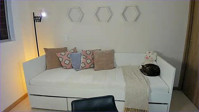 Snapshot of ValentinaMilann chatting on March 2026 01:54:02 AM ValentinaMilann online show from March 2026 01:54:02 AM