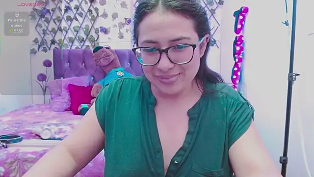 Snapshot of Anny__cute chatting on September 2025 08:25:02 PM Anny  cute online show from September 2025 08:25:02 PM