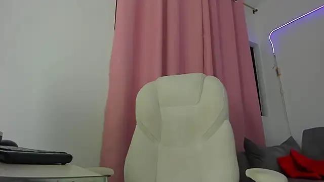 Snapshot of gaaby_foxx chatting on September 2025 01:27:02 PM gaaby foxx online show from September 2025 01:27:02 PM