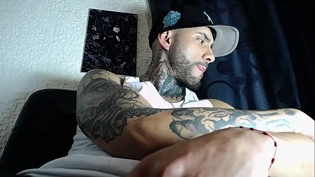 Snapshot of dante_d_angelo_ chatting on October 2025 04:35:02 AM dante d angelo online show from October 2025 04:35:02 AM