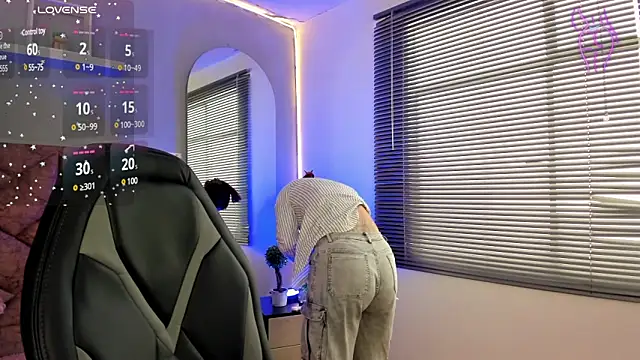 Snapshot of elaia_muller_ chatting on March 2025 02:02:01 PM elaia muller  online show from March 2025 02:02:01 PM