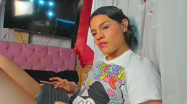 Moonroxe  online show from March 2025 10:38:02 PM