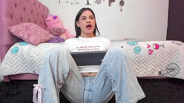 Moonroxe  online show from December 2025 07:55:01 PM