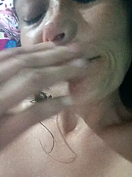 Snapshot of sarayulith chatting on April 2026 02:25:02 AM sarayulith online show from April 2026 02:25:02 AM