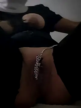 Snapshot of AnnalQueen chatting on November 2025 06:53:02 PM AnnalQueen online show from November 2025 06:53:02 PM