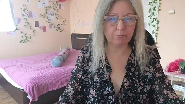 Snapshot of Wane_Witch chatting on April 2026 07:49:01 AM Wane Witch online show from April 2026 07:49:01 AM